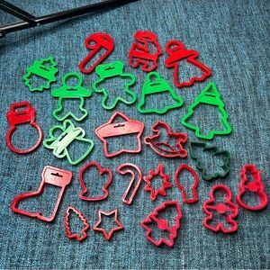 Vintage Christmas Cookie Cutters 1989 Wilton 2000 Betty Crocker 1981 Hallmark
